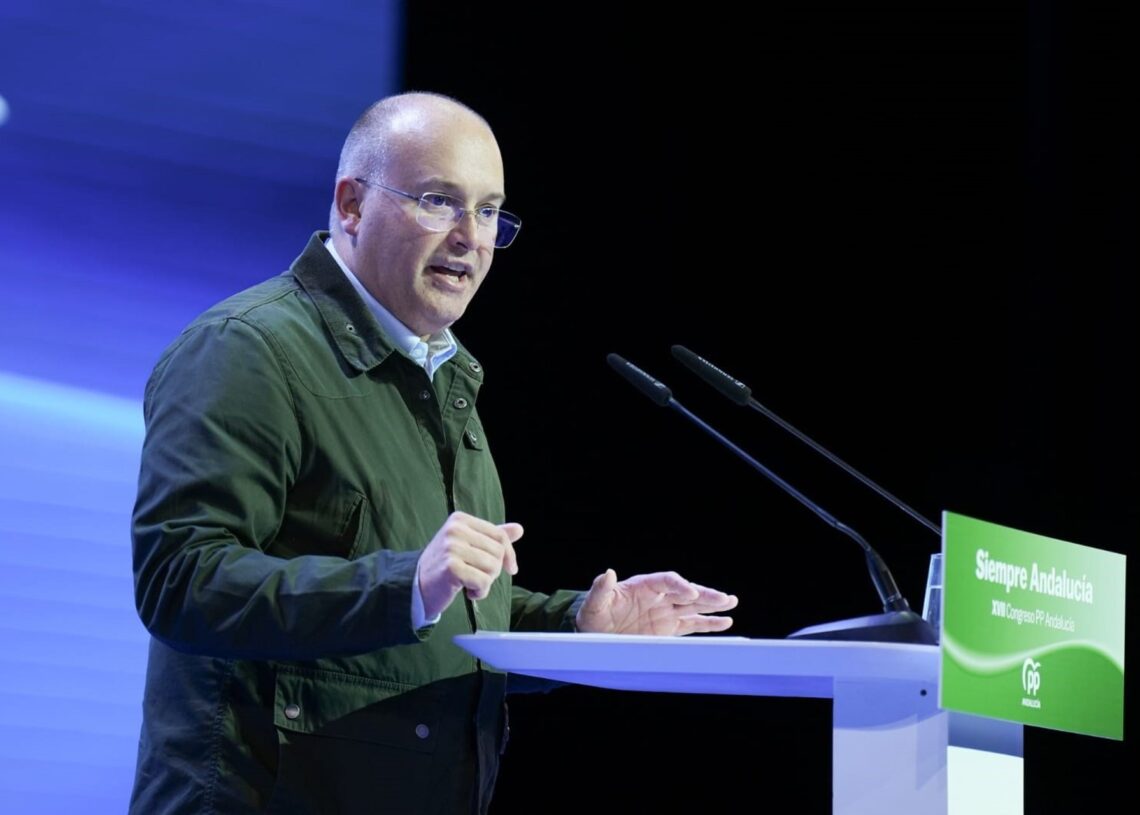 El secretario general del PP, Miguel Tellado, este sábado en el 17 Congreso del PP-A, en SevillaFRANCISCO J. OLMO.-