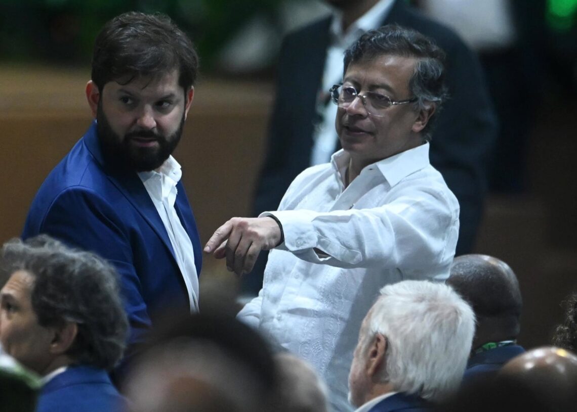 Los presidentes de Chile y Colombia, Gabriel Boric y Gustavo Petro (D), en la cumbre COP30 de Belém (Brasil)Europa Press/Contacto/Lucio Tavora