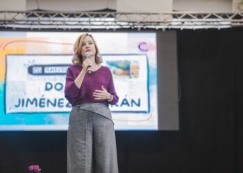 La ministra de Educación, Pilar Alegría, en un momento de su intervención en el acto por el 25 aniversario del CEIP Domingo Jiménez Beltrán de Calatorao (Zaragoza).MINISTERIO DE EDUCACIÓN
