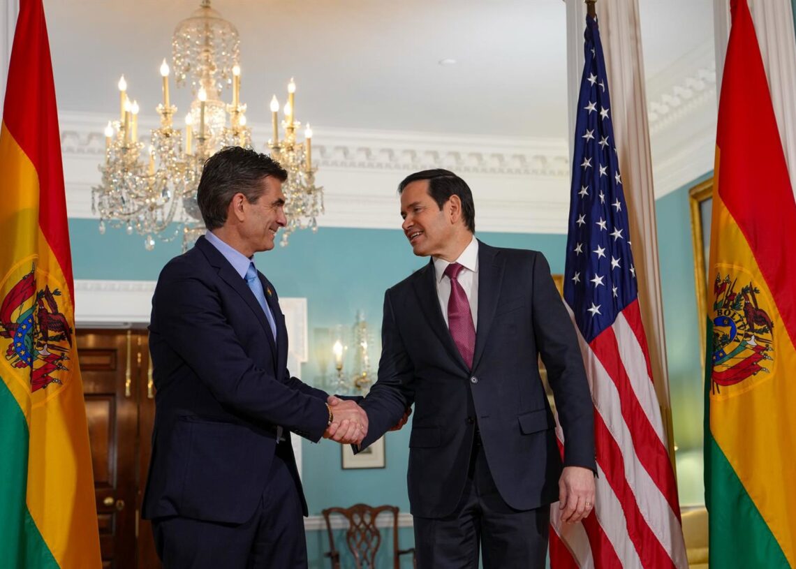El secretario de Estado de EEUU, Marco Rubio, recibe al presidente electo de Bolivia, Rodrigo Paz, en el Departamento de Estado el 31 de octubre de 2025Europa Press/Contacto/Andrew Leyden