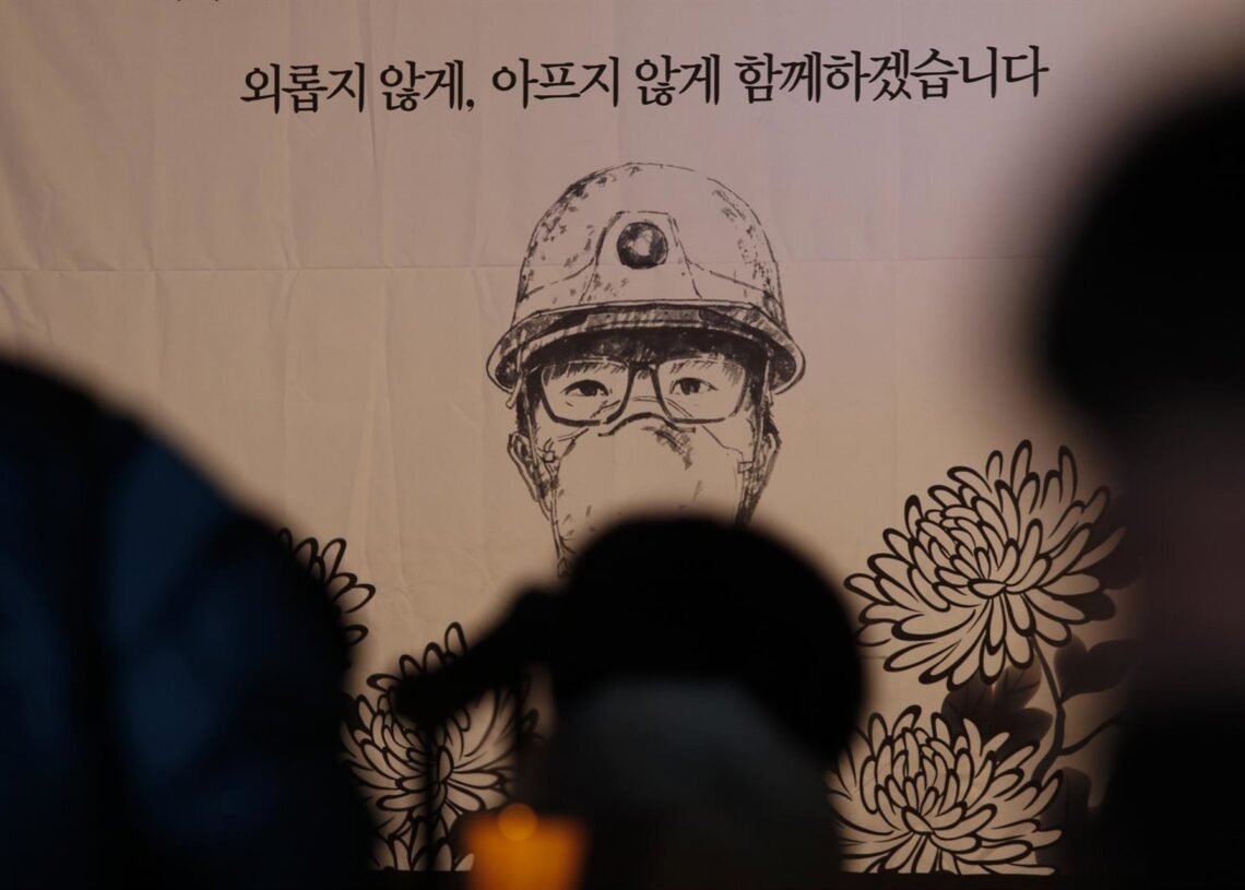 Archivo - Memorial por la muerte de un trabajador en una central térmica en Corea del Sur (archivo)Europa Press/Contacto/Ryu Seung-Il - Archivo