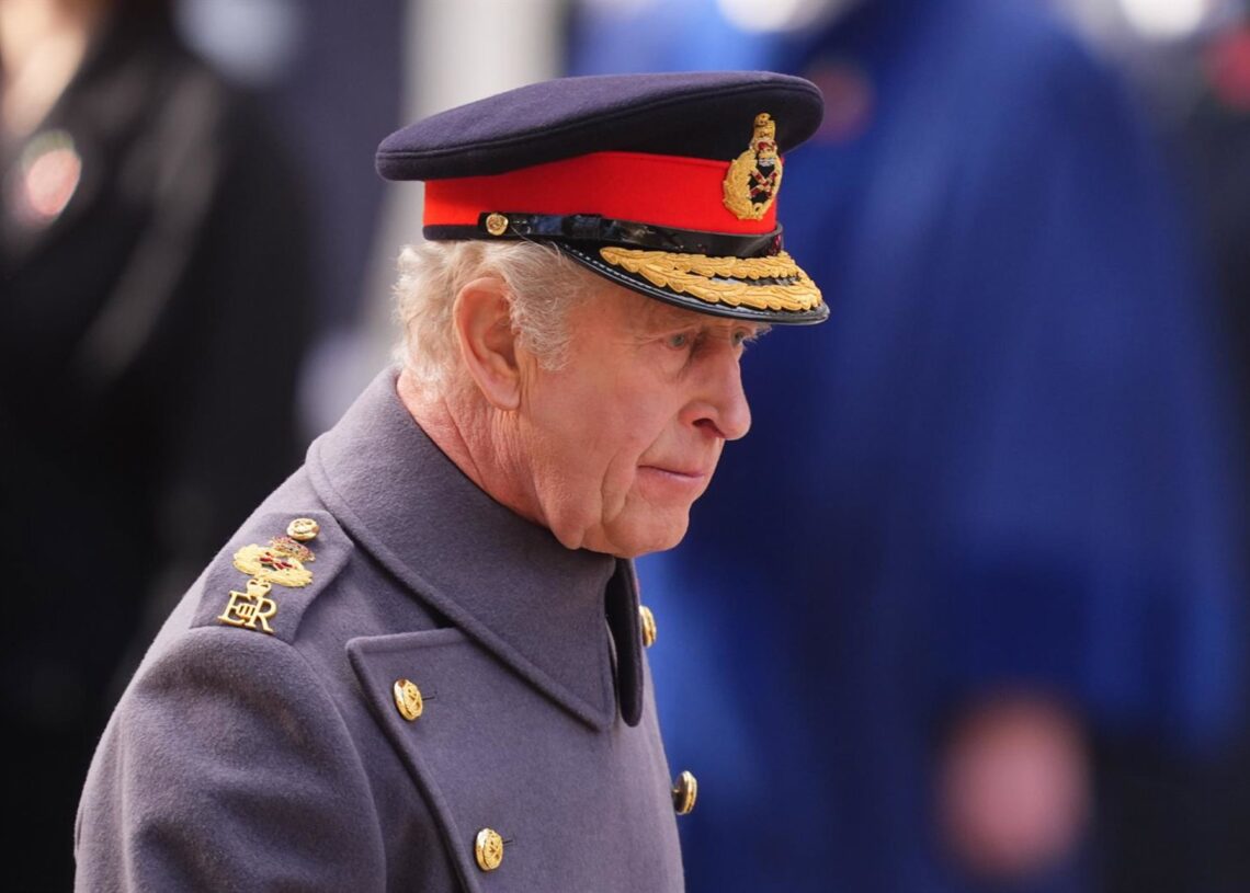 09 November 2025, United Kingdom, London: Britain's King Charles III followed by the Prince of Wales, (L) during the Remembrance Sunday service at the Cenotaph in London. Photo: James Manning/PA Wire/dpaJames Manning/PA Wire/dpa