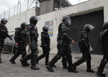 Archivo - Efectivos de la Policía patrullan las calles de la capital ecuatoriana, QuitoEuropa Press/Contacto/Mateo Armas - Archivo