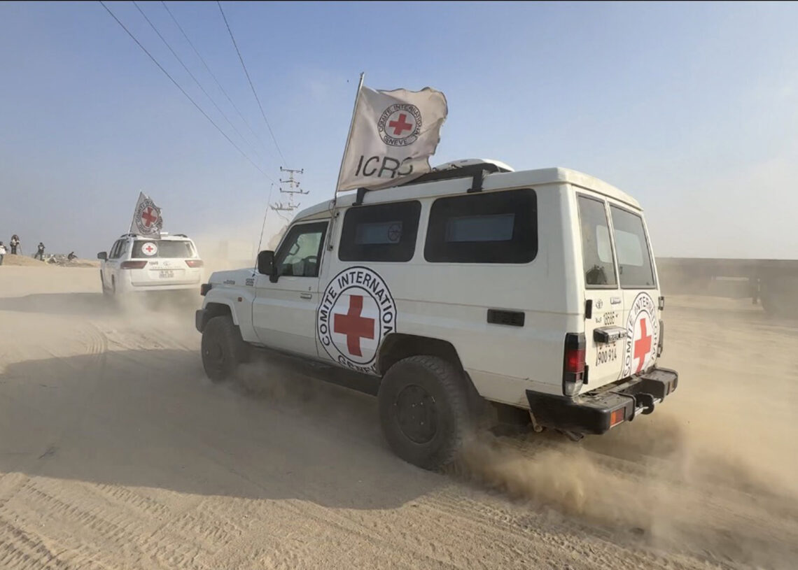 Un vehículo del Comité Internacional de la Cruz Roja (CICR) en la Franja de Gaza (archivo)Europa Press/Contacto/Ramzi  Abu Amer