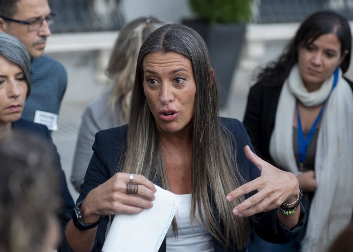 Archivo - La portavoz de Junts en el Congreso, Miriam Nogueras, atiende a los medios de comunicación, en el Patio del Congreso de los Diputados, a 17 de septiembre de 2024, en Madrid (España).Alberto Ortega - Europa Press - Archivo