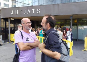 Archivo - El hermano de Helena Jubany, Joan Jubany, y el abogado Benet Salellas al salir de los Juzgados de Sabadell (Barcelona).EUROPA PRESS - Archivo