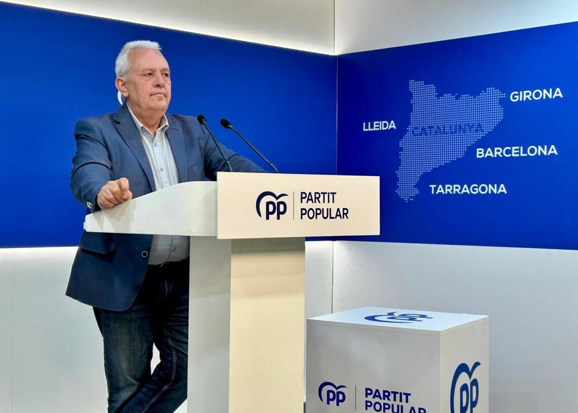 El secretario general del PP de Catalunya, Santi Rodríguez, en una rueda de prensa en la sede del partidoEUROPA PRESS