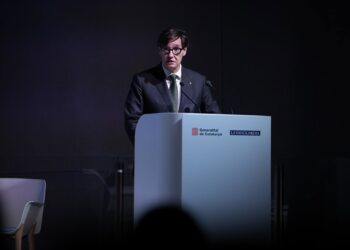 El presidente de la Generalitat, Salvador Illa, durante la jornada 'Catalunya intel·ligent: IA per transformar el futur' en la Torre Glòries de BarcelonaDAVID ZORRAKINO - EUROPA PRESS