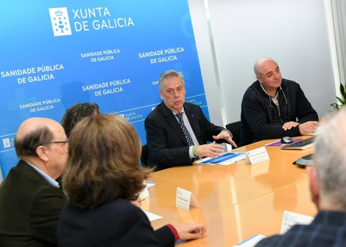 El conselleiro de Sanidade de la Xunta, Antonio Gómez Caamaño, durante encuentro de trabajo con los representantes de las juntas provinciales de la Asociación Española Contra el Cáncer en Galicia.XUNTA DE GALICIA