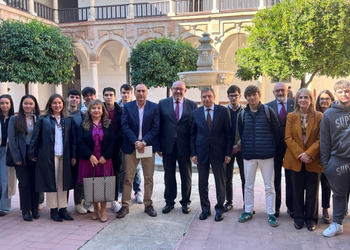 Acto de clausura del XXXVI Curso Superior de Estudios Europeos '40 años de la adhesión de España a la Unión Europea: Balance político, económico y social', en la Universidad de Córdoba (UCO), con el ministro Luis Planas.GOBIERNO DE ESPAÑA