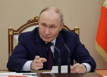 El presidente ruso, Vladimir Putin, preside la reunión del Consejo de Seguridad en el Kremlin.-/Kremlin/dpa