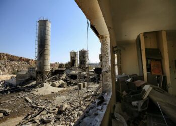 Daños por los bombardeos de Israel contra una fábrica de cemento en Ansar, Líbano (archivo)Europa Press/Contacto/Marwan Naamani