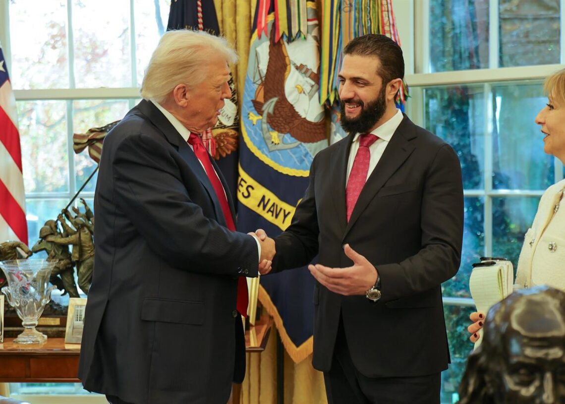 El presidente de EEUU, Donald Trump, recibe en la Casa Blanca a su homólogo sirio, Ahmed al SharaPRESIDENCIA DE SIRIA EN X
