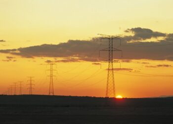 Archivo - Recurso de electricidad, postes eléctricosRED ELÉCTRICA DE ESPAÑA (REE) - Archivo