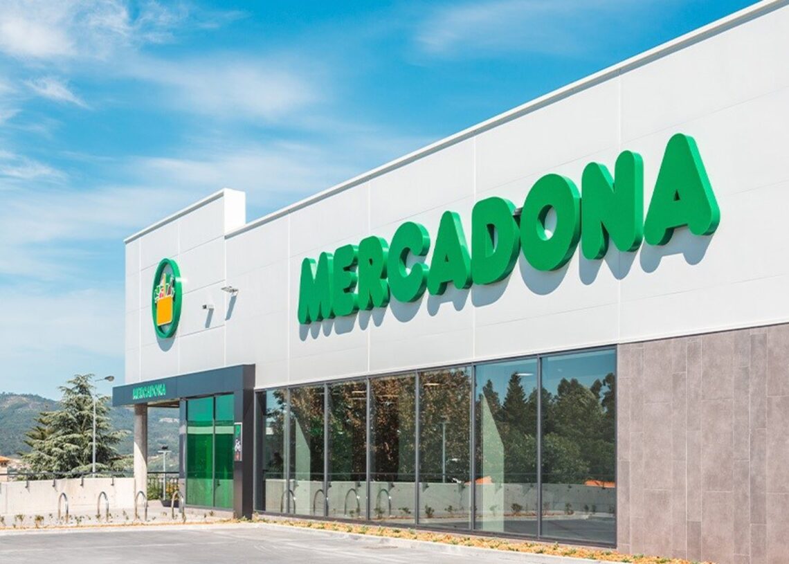 Archivo - Fachada de un supermercado de Mercadona en Portugal.MERCADONA - Archivo