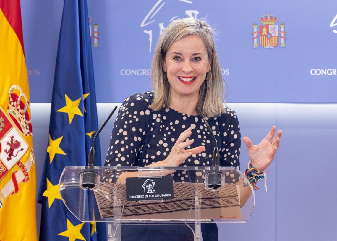 La portavor de Sumar en el Congreso, Verónica Martínez Barbero, durante una rueda de prensa en el Congreso de los Diputados, a 11 de noviembre de 2025, en Madrid (España).Eduardo Parra - Europa Press