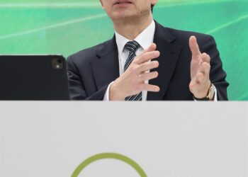 Archivo - El Consejero Delegado de Enagás, Arturo Gonzalo, durante una rueda de prensa, en la sede de Enagás, a 18 de febrero de 2025, en Madrid (España). Enagás registró unas pérdidas de 299,3 millones de euros en 2024, frente a las ganancias de 342,5 miMarta Fernández - Europa Press - Archivo