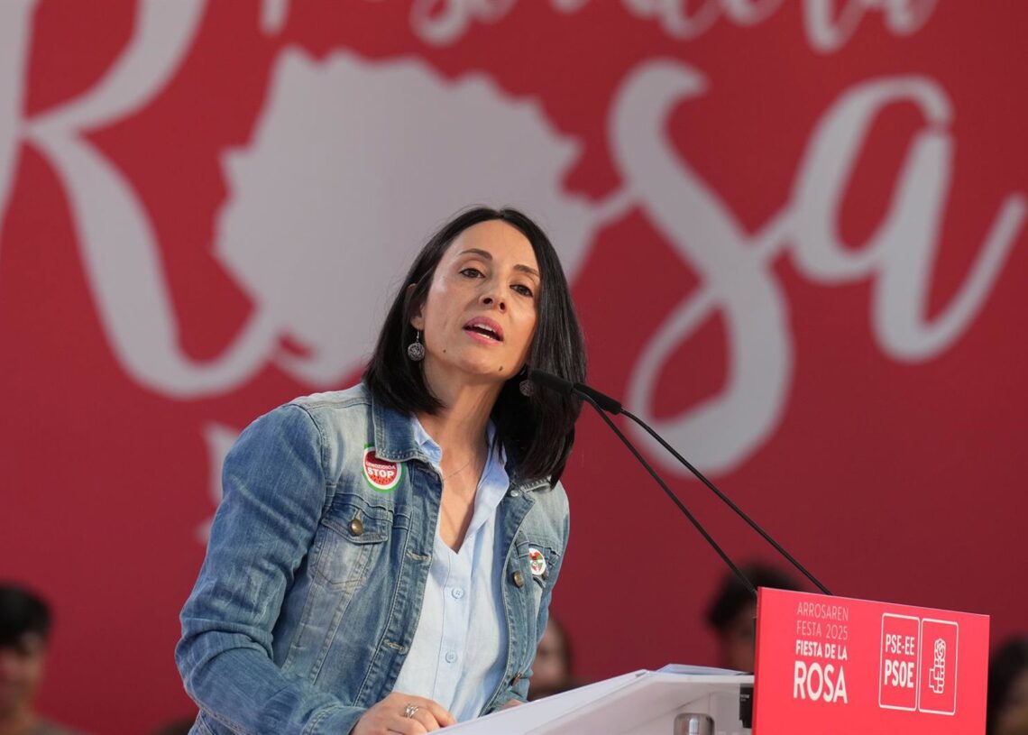 Archivo - La secretaria de Organización del PSOE, Rebeca Torró, interviene en la Fiesta de la Rosa, en Landako Gunea, a 27 de septiembre de 2025, en Durango, Vizcaya, País Vasco (España). H.Bilbao - Europa Press - Archivo