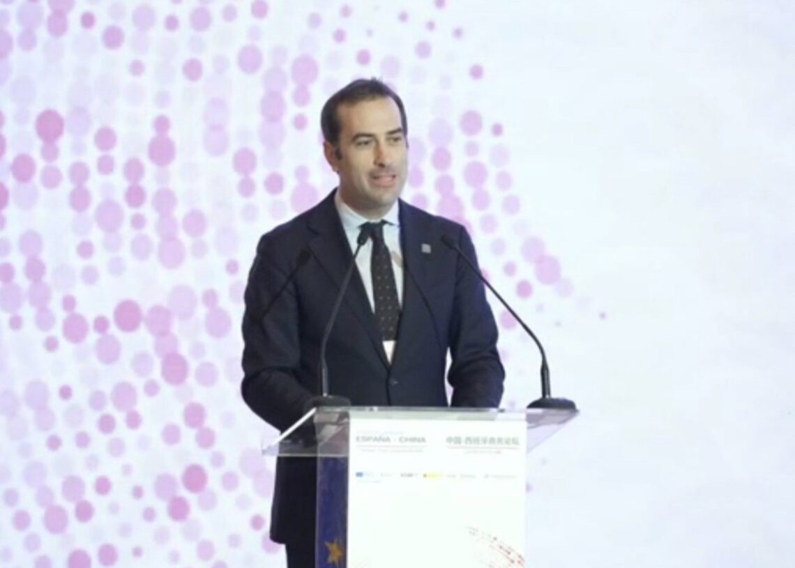 El ministro de Economía, Comercio y Empresa, Carlos Cuerpo, interviene desde China en un encuentro empresarial España-China.MINISTERIO DE ECONOMÍA