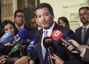 Archivo - El líder de Chega, André Ventura, en declaraciones desde el Parlamento de Portugal.Europa Press/Contacto/Paulo Spranger/Global Imagen