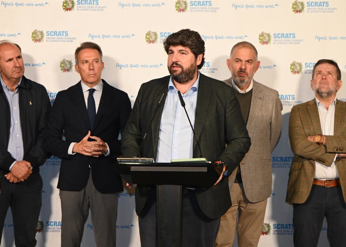 El jefe del Ejecutivo regional, Fernando López Miras, preside la Asamblea Abierta ‘Retos a corto plazo para la utilización de las aguas subterráneas en la cuenca del Segura: los usos del sector primario’, organizada por el SCRATSCARM