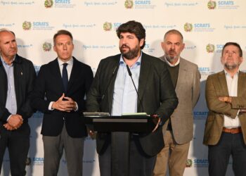El jefe del Ejecutivo regional, Fernando López Miras, preside la Asamblea Abierta ‘Retos a corto plazo para la utilización de las aguas subterráneas en la cuenca del Segura: los usos del sector primario’, organizada por el SCRATSCARM