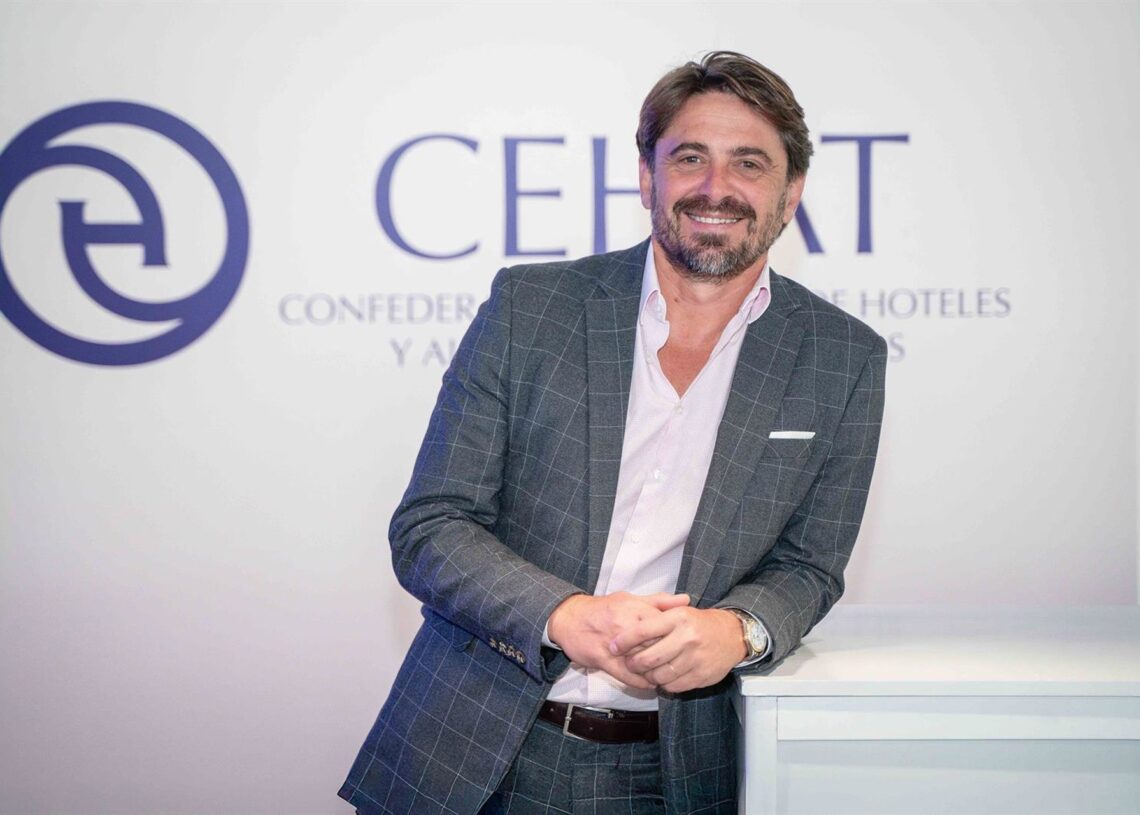 Archivo - El presidente de la Confederación Española de Hoteles y Alojamientos Turísticos (Cehat), Jorge Marichal.CEHAT - Archivo