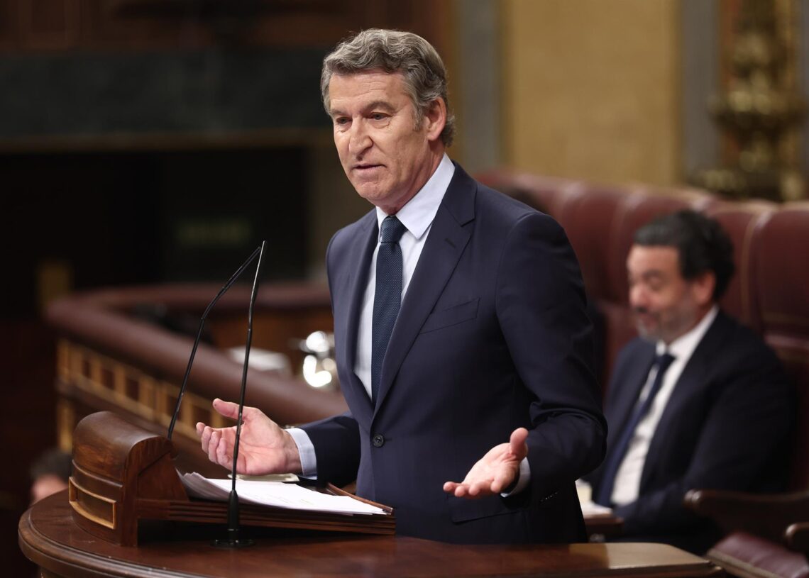 El presidente del Partido Popular, Alberto Núñez Feijóo, interviene durante una sesión de control al Gobierno, en el Congreso de los Diputados, a 12 de noviembre de 2025, en Madrid (España). Eduardo Parra - Europa Press