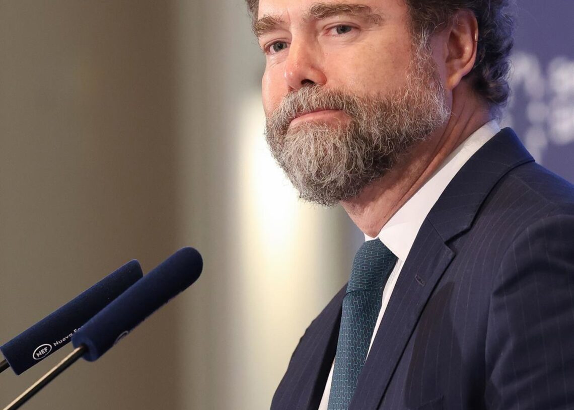 El presidente de la plataforma Atenea, Iván Espinosa de los Monteros, interviene en un desayuno de Nueva Economía Fórum, en el Hotel Mandarín Oriental Ritz, a 12 de noviembre de 2025, en Madrid (España).Marta Fernández - Europa Press