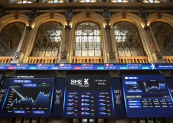 Archivo - Paneles del Ibex 35 en el Palacio de la Bolsa, a 13 de marzo de 2024, en Madrid (España). Marta Fernández Jara - Europa Press - Archivo