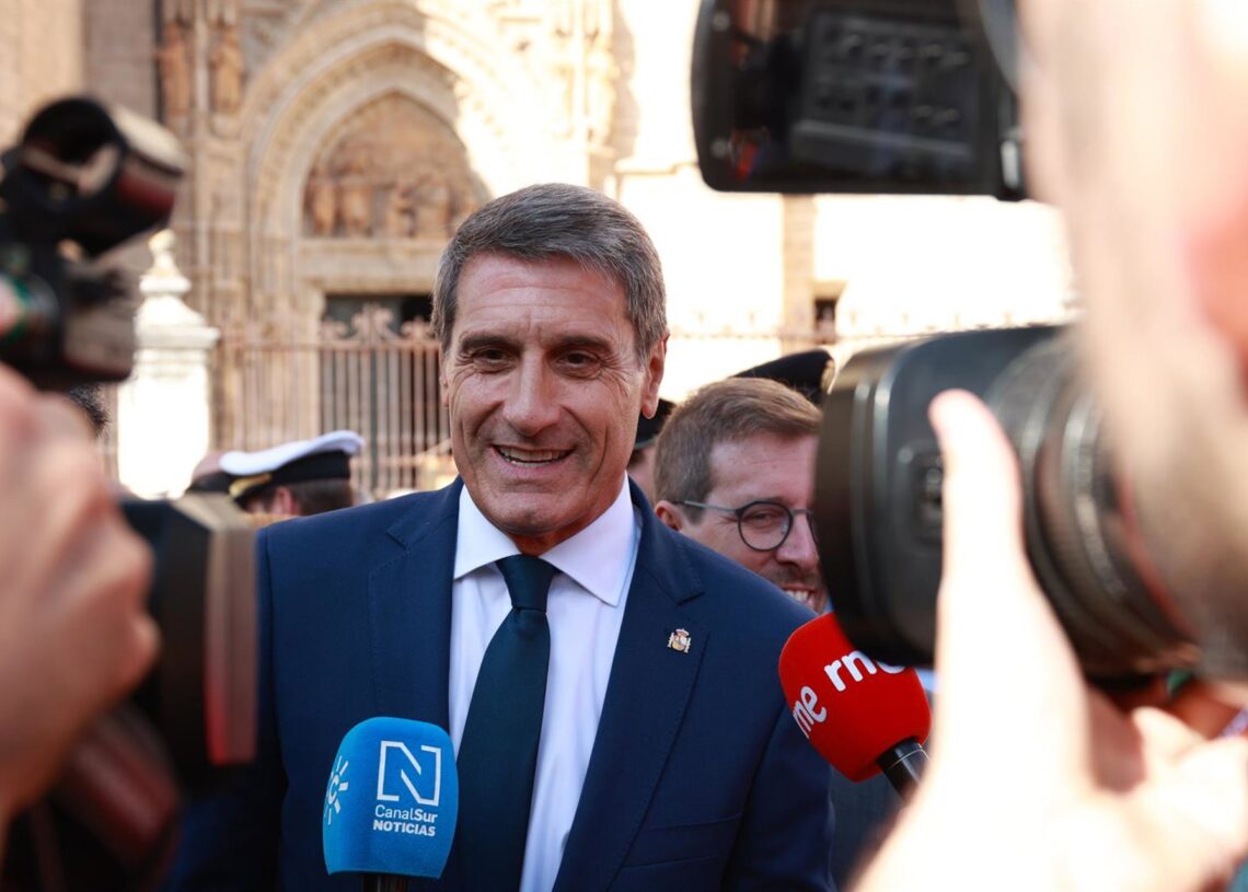 Archivo - El delegado de Gobierno en Andalucía, Pedro Fernández, atiende a los medios en una imagen de archivo.Rocío Ruz - Europa Press - Archivo