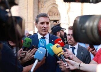 Archivo - El delegado de Gobierno en Andalucía, Pedro Fernández, atiende a los medios tras la celebración del Día de la policía Nacional en Sevilla. ARCHIVO.Rocío Ruz - Europa Press - Archivo