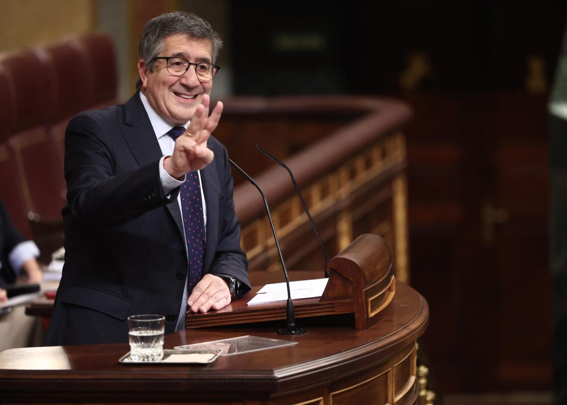 El portavoz del PSOE en el Congreso, Patxi López, durante una sesión de control al Gobierno, en el Congreso de los Diputados, a 12 de noviembre de 2025, en Madrid (España). Eduardo Parra - Europa Press
