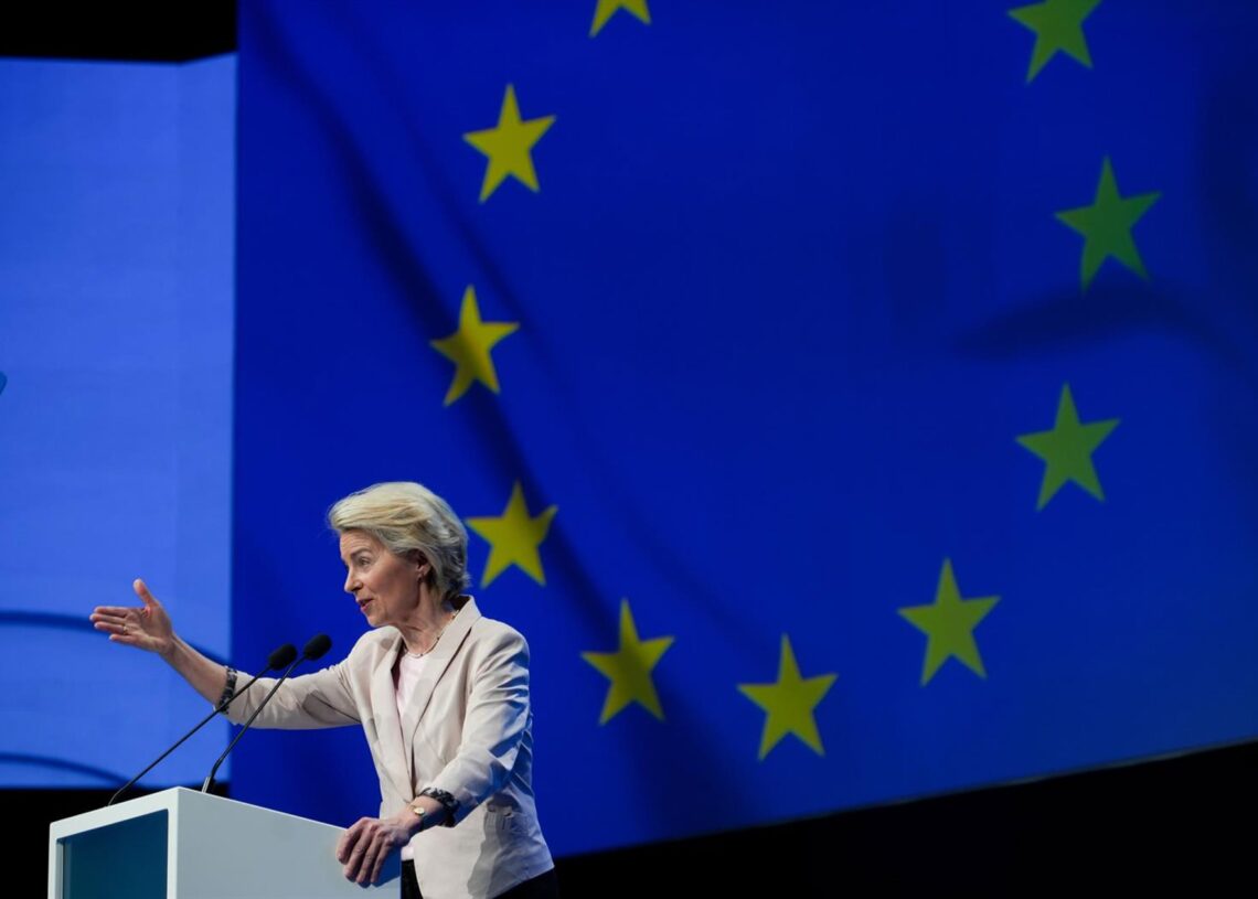 Archivo - La presidenta de la Comisión Europea, Ursula Von Der Leyen, Eduardo Manzana - Europa Press - Archivo