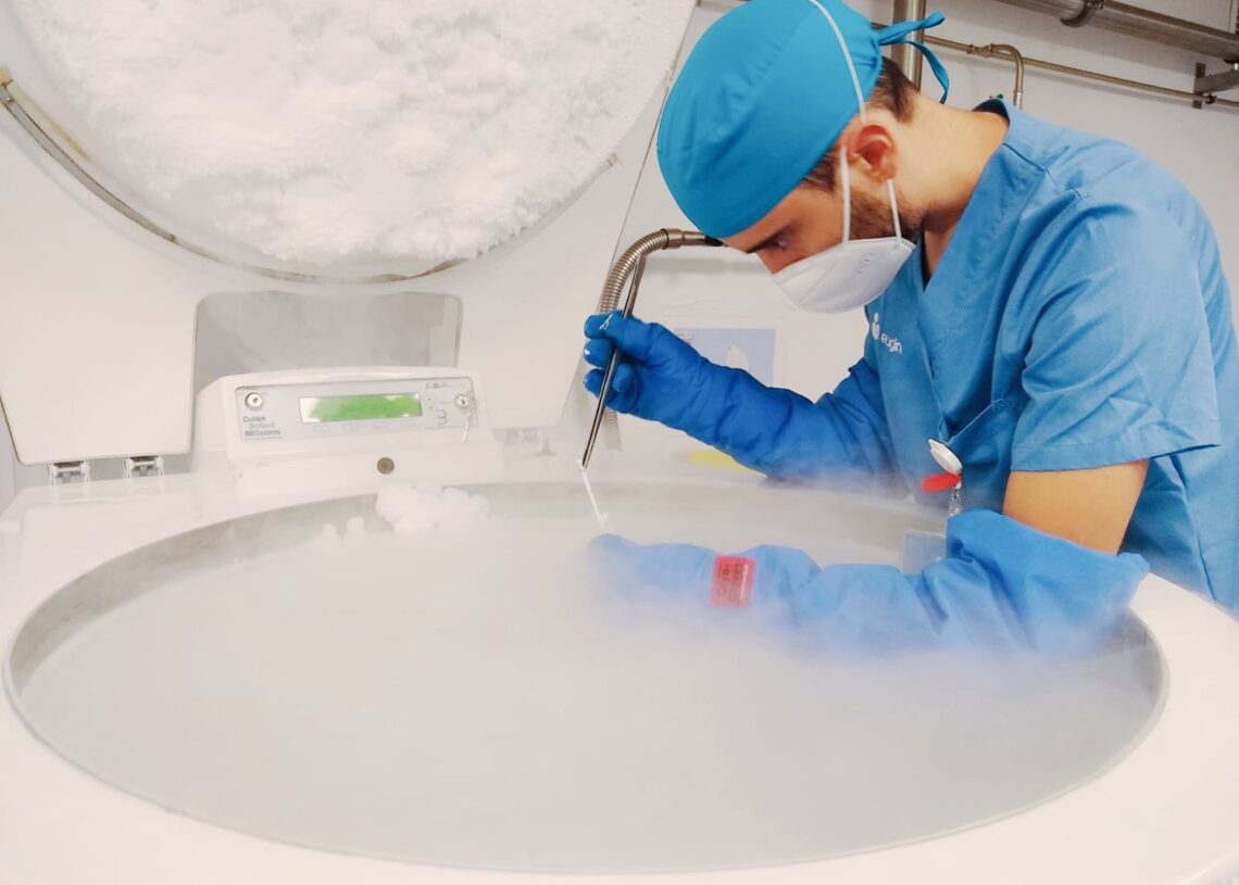 Marc Torra manipulandoMERITXELL REINA