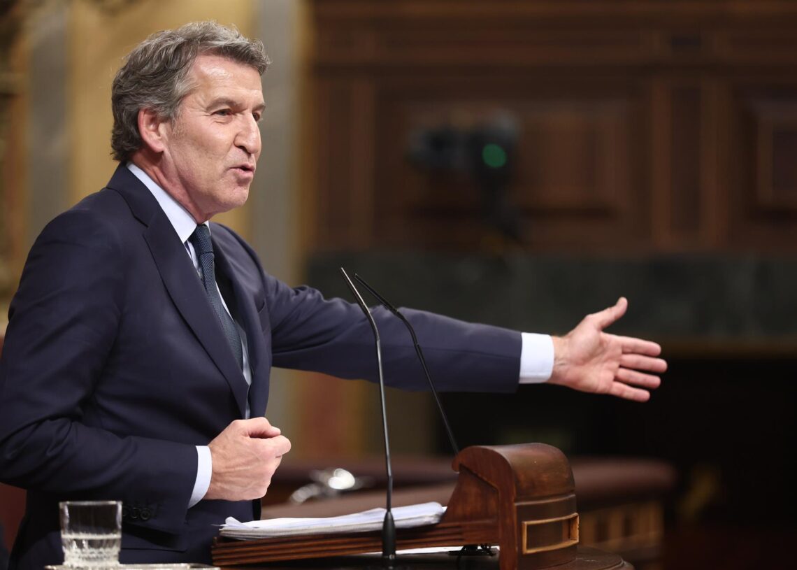 El presidente del Partido Popular, Alberto Núñez Feijóo, durante una sesión de control al Gobierno, en el Congreso de los Diputados, a 12 de noviembre de 2025, en Madrid (España). Eduardo Parra - Europa Press