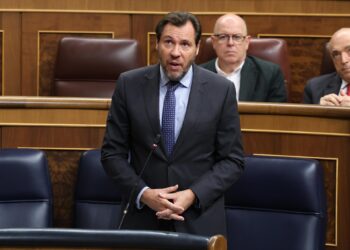 El ministro de Transportes, Óscar Puente, durante una sesión de control al Gobierno, en el Congreso, a 15 de octubre de 2025, en Madrid (España).Marta Fernández - Europa Press