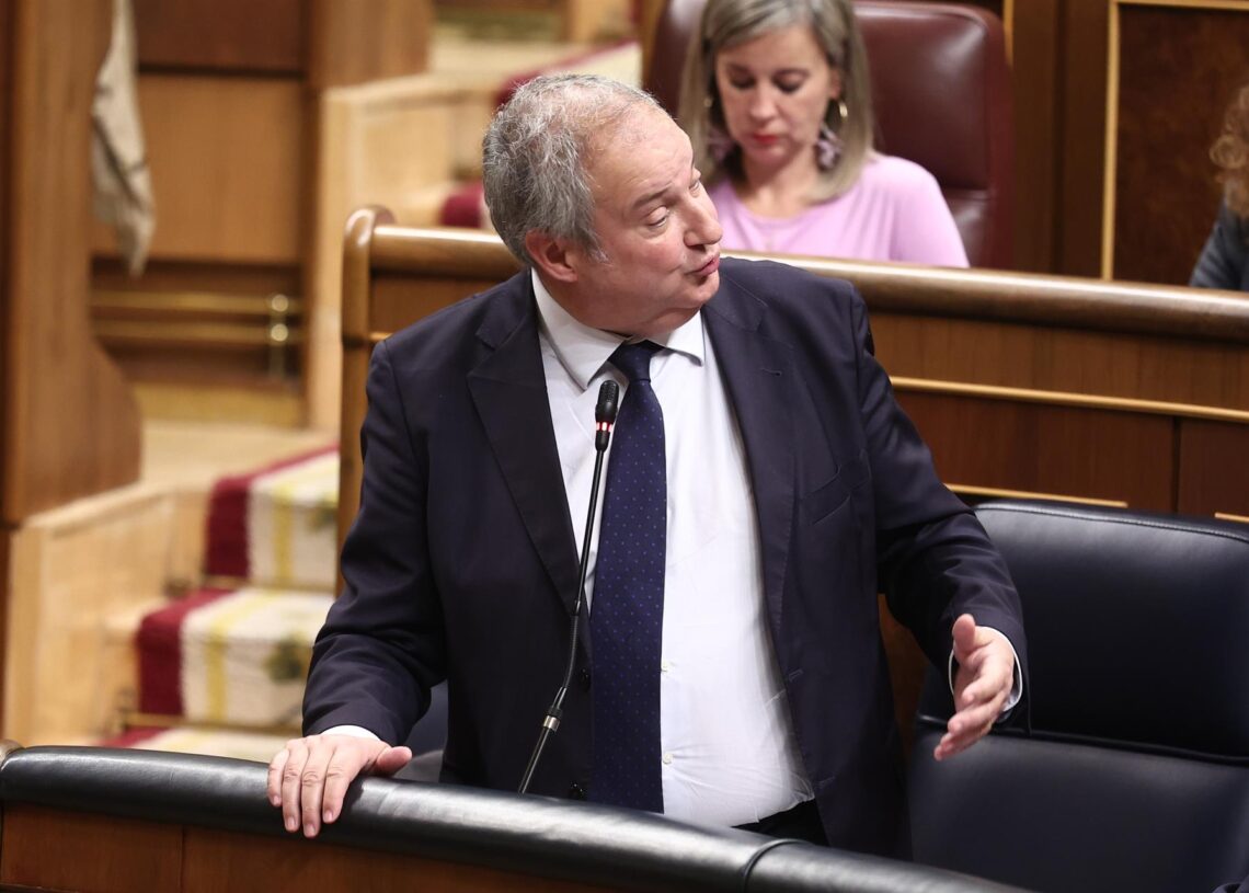 El ministro de Industria y Turismo, Jordi Hereu, durante una sesión de control al Gobierno, en el Congreso de los Diputados, a 12 de noviembre de 2025, en Madrid (España). Eduardo Parra - Europa Press