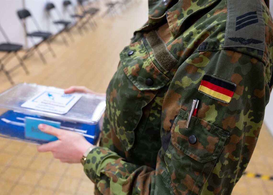 Archivo - Un militar alemán en una imagen de archivoSVEN HOPPE - Archivo