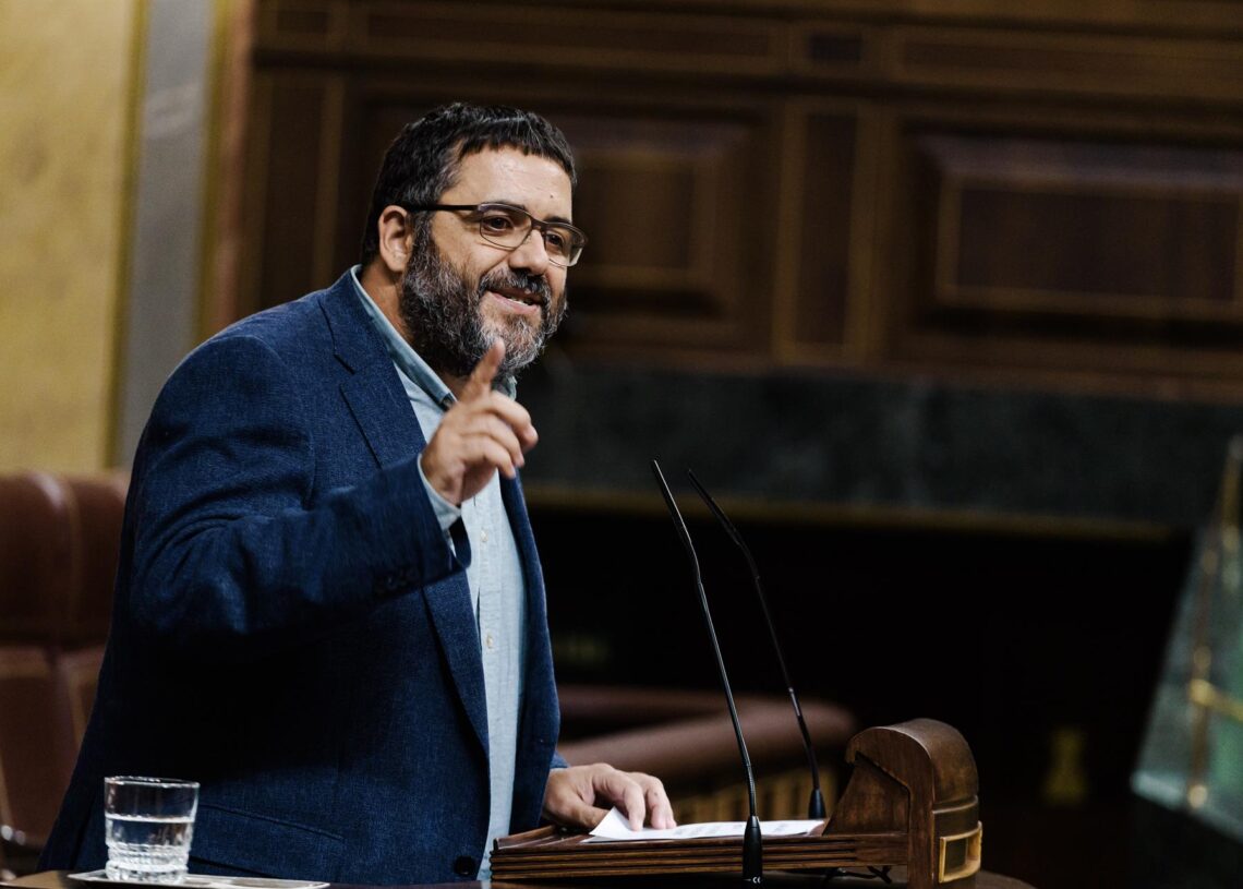 El diputado de Sumar Vicenç Vidal, interviene durante una sesión plenaria, en el Congreso de los Diputados, a 14 de octubre de 2025, en Madrid (España).Carlos Luján - Europa Press