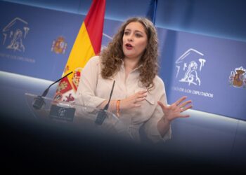 Archivo - La portavoz del PP en el Congreso, Ester Muñoz, durante una rueda de prensa en el Congreso de los Diputados, a 15 de julio de 2025, en Madrid (España).Fernando Sánchez - Europa Press - Archivo