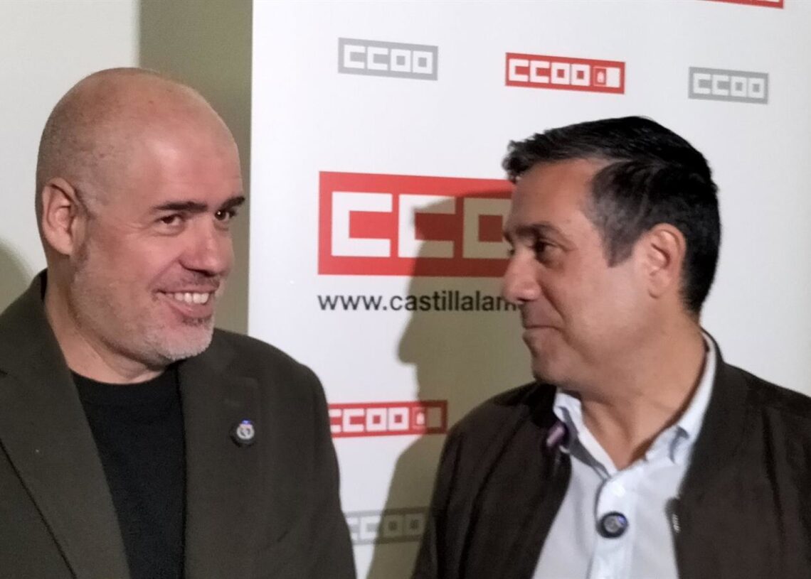 El secretario general de CCOO, Unai Sordo, y el secretario regional en C-LM, Javier Ortega.EUROPA PRESS