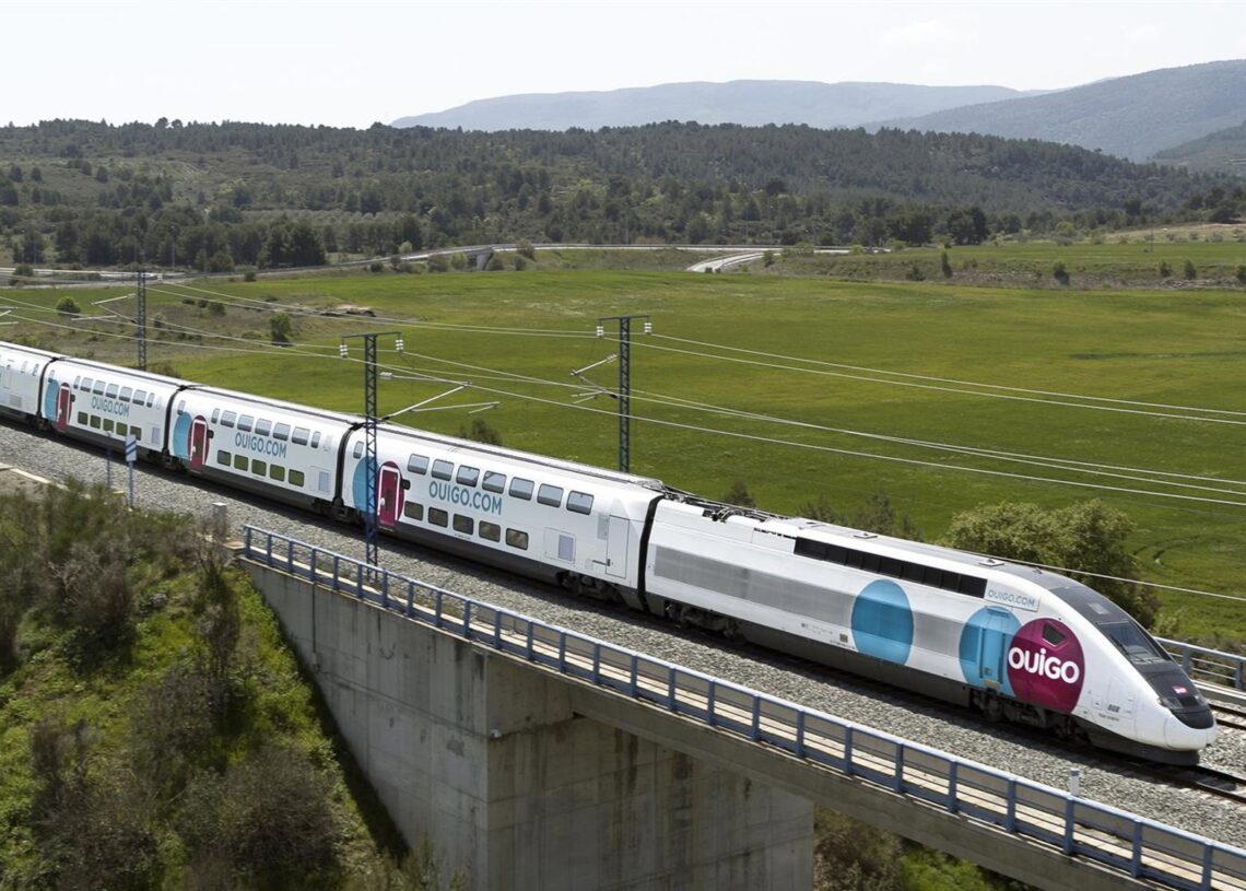 Archivo - Tren OuigoOUIGO - Archivo