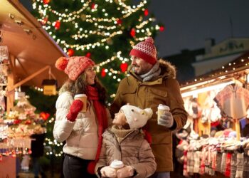 Archivo - El gasto en la temporada navideña crecerá en España un 4,8% respecto a 2024, según Mastercard  MASTERCARD - Archivo