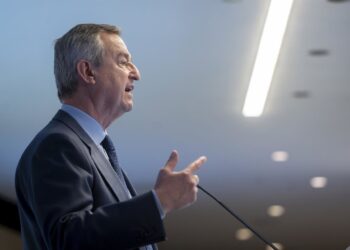 El consejero delegado del Banco Sabadell, César González-Bueno, durante una rueda de prensa, en la sede del Banco Sabadell, a 13 de noviembre de 2025, en Madrid (España). El Grupo Banco Sabadell logró un beneficio neto de 1.390 millones de euros en los nuAlberto Ortega - Europa Press