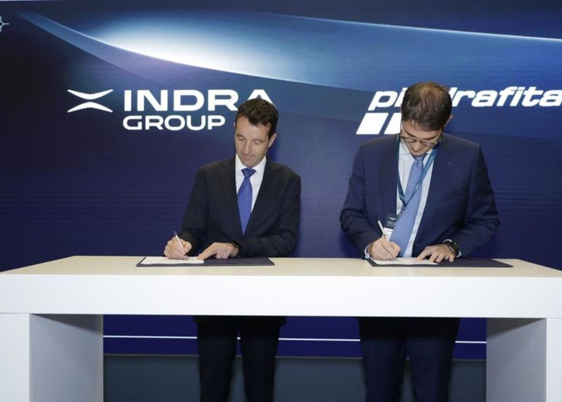 Archivo - (I-D) El Presidente De Indra, Ángel Escribano, Y El Consejero Delegado De Piedrafita Systems, Luis Corral, Durante La Firma Del Acuerdo De Intenciones, En Madrid (España).INDRA - Archivo