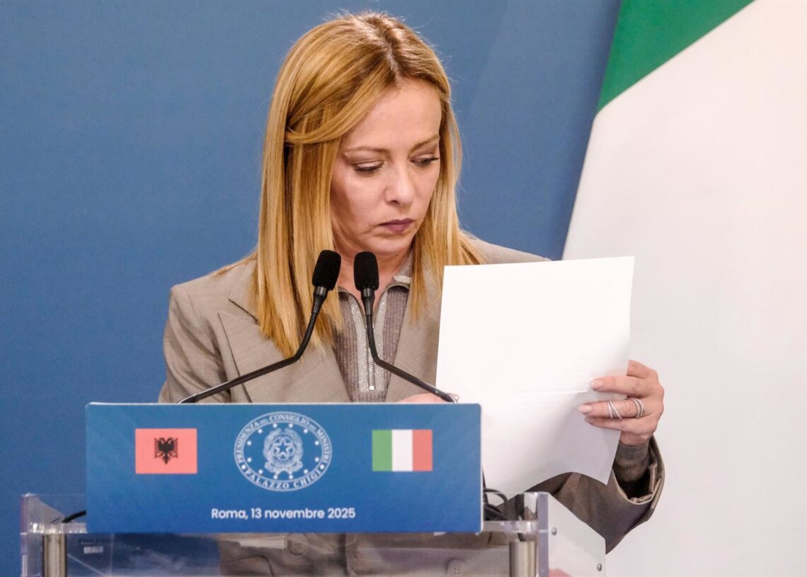 La primera ministra italiana, Giorgia Meloni, junto a su homólogo albanés, Edi Rama, en RomaMauro Scrobogna/LaPresse via ZUM / DPA