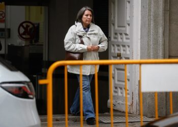 La trabajadora de la Secretaría de Organización del PSOE, Celia Rodríguez, a su salida del Tribunal Supremo, a 29 de octubre de 2025, en Madrid (España).Alejandro Martínez Vélez - Europa Press