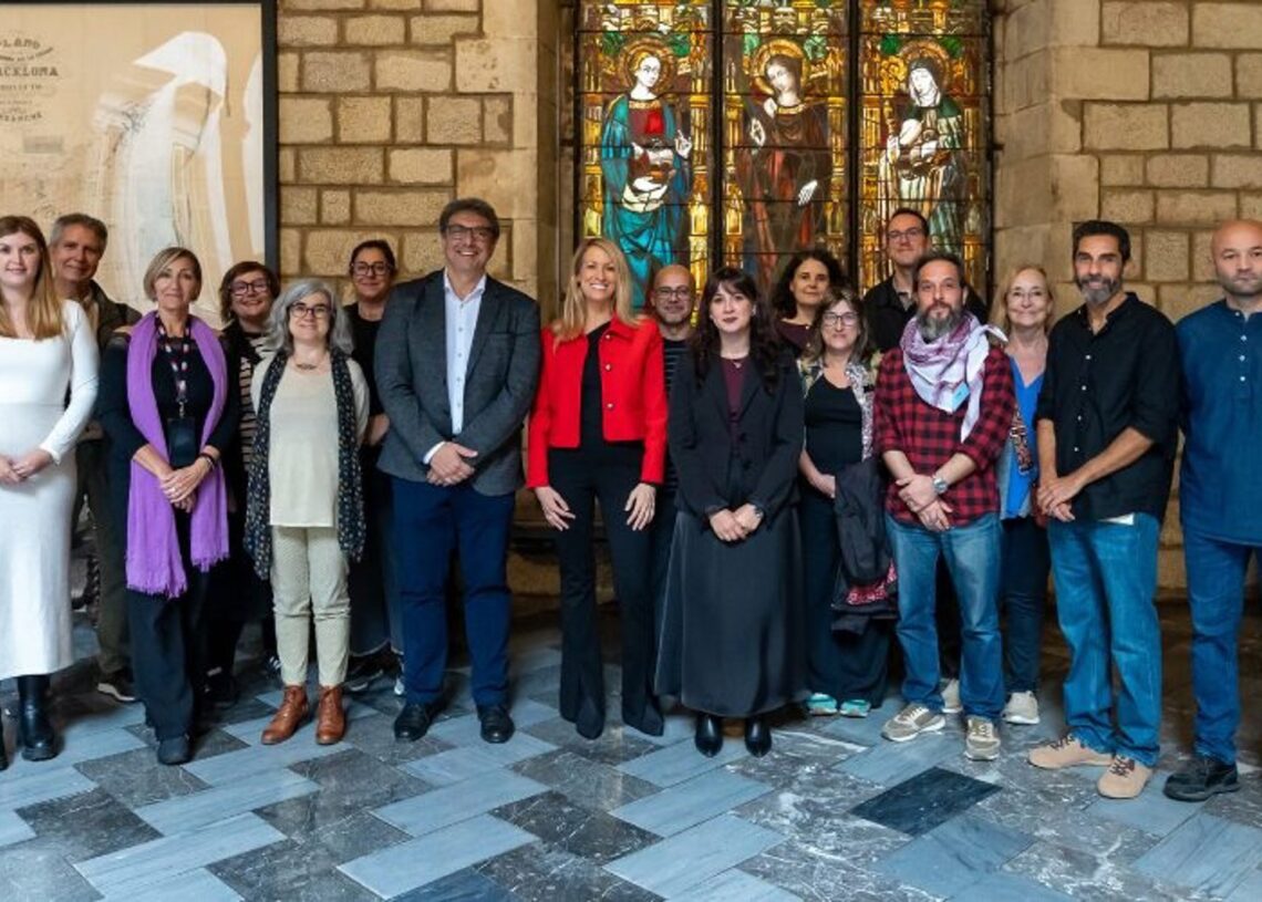 Constitución de la Taula Interdepartamental del Poble Gitano de Barcelona.AYUNTAMIENTO DE BARCELONA