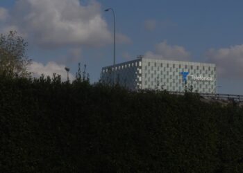 Archivo - Fachada de la sede de Telefónica, a 7 de noviembre de 2024, en Madrid (España).Eduardo Parra - Europa Press - Archivo